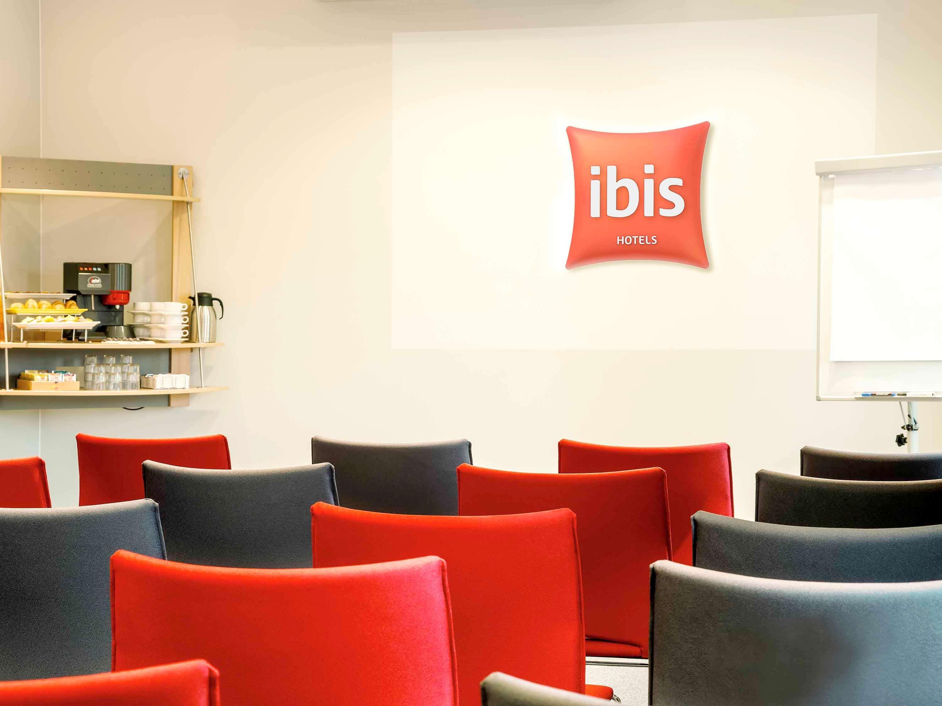 Ibis Warszawa Ostrobramska Hotel Exterior foto