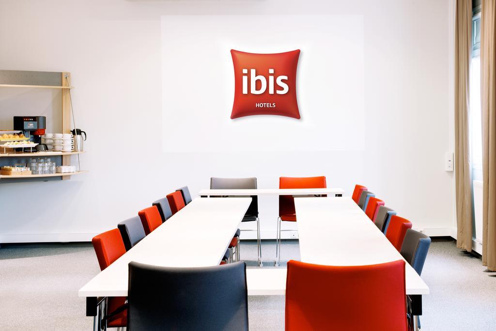 Ibis Warszawa Ostrobramska Hotel Exterior foto